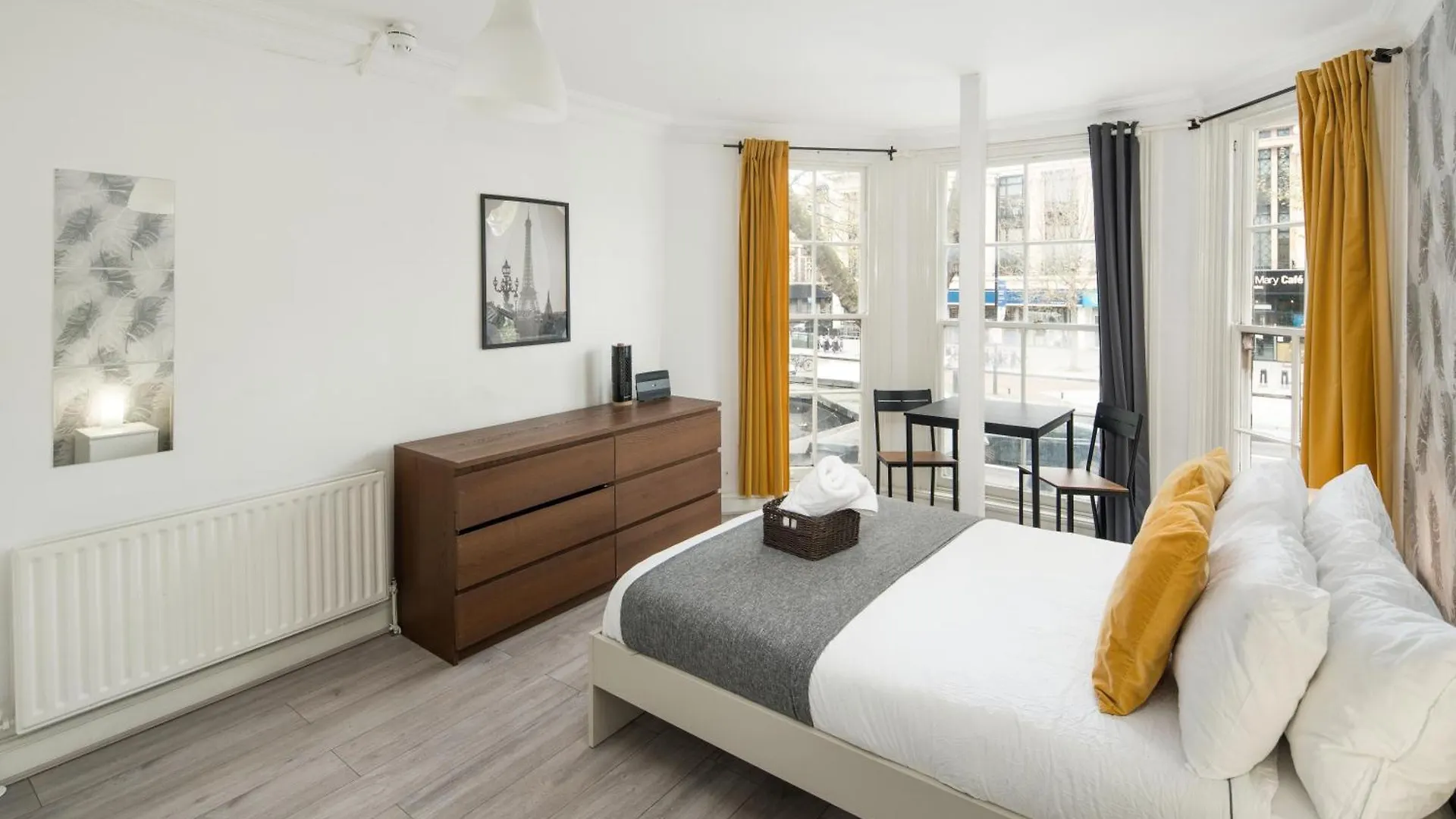 Private Double Room Shared Bathroom Near City Centre London