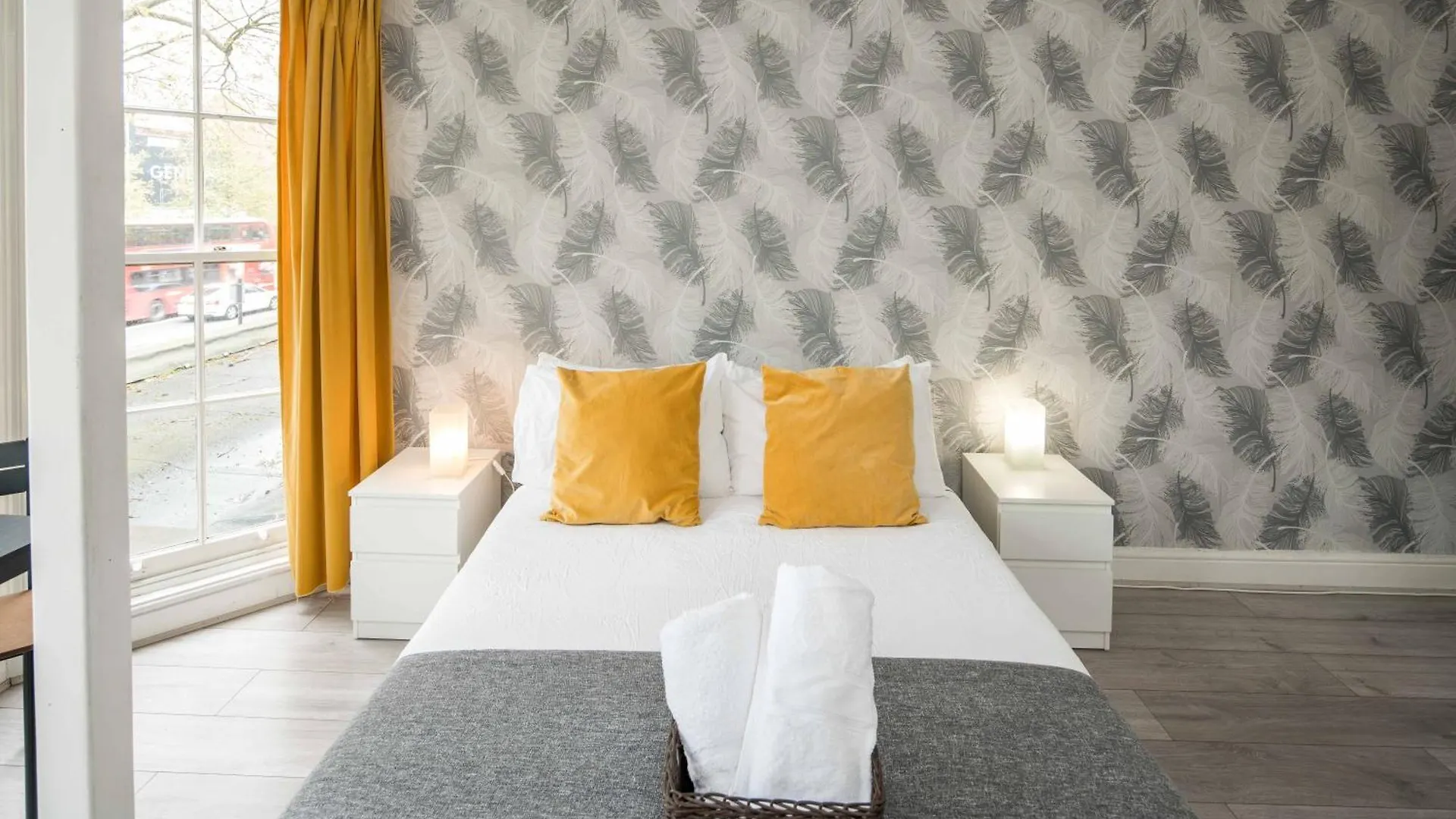 Private Double Room Shared Bathroom Near City Centre London