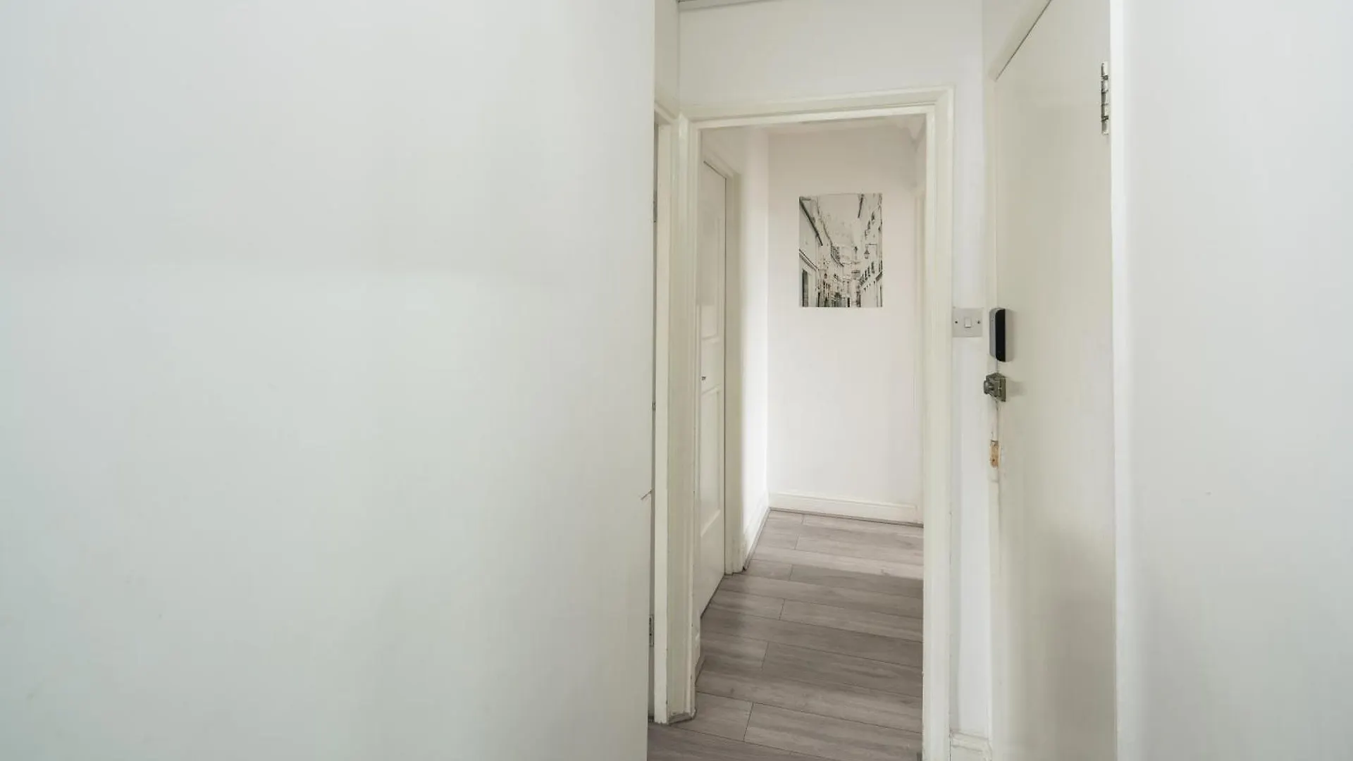Guest house Private Double Room Shared Bathroom Near City Centre London